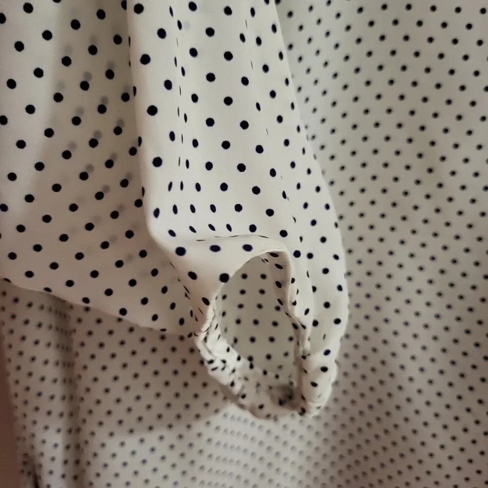 ZARA BASIC Polka Dot V-Neck Blouse with Contrast Shoulder Detail - Large. - Picture 4 of 8